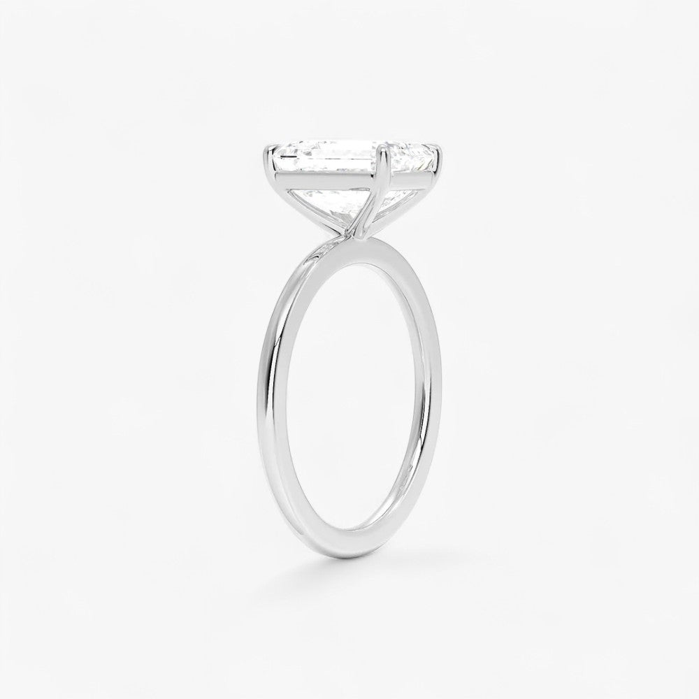Verlobungsring mit 2 Karat Radiant Cut Diamant in Weissgold – moderner Solitär mit rechteckigem Brillantschliff für einen glamourösen Heiratsantrag.