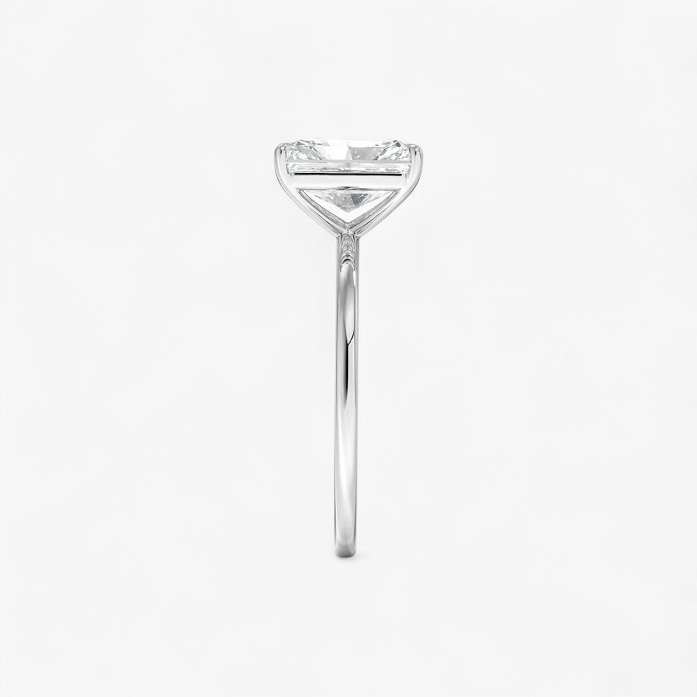 Verlobungsring mit 2 Karat Smaragdschliff-Diamant in Weissgold – eleganter Solitärring mit rechteckigem Schliff, ideal für stilvolle Heiratsanträge.