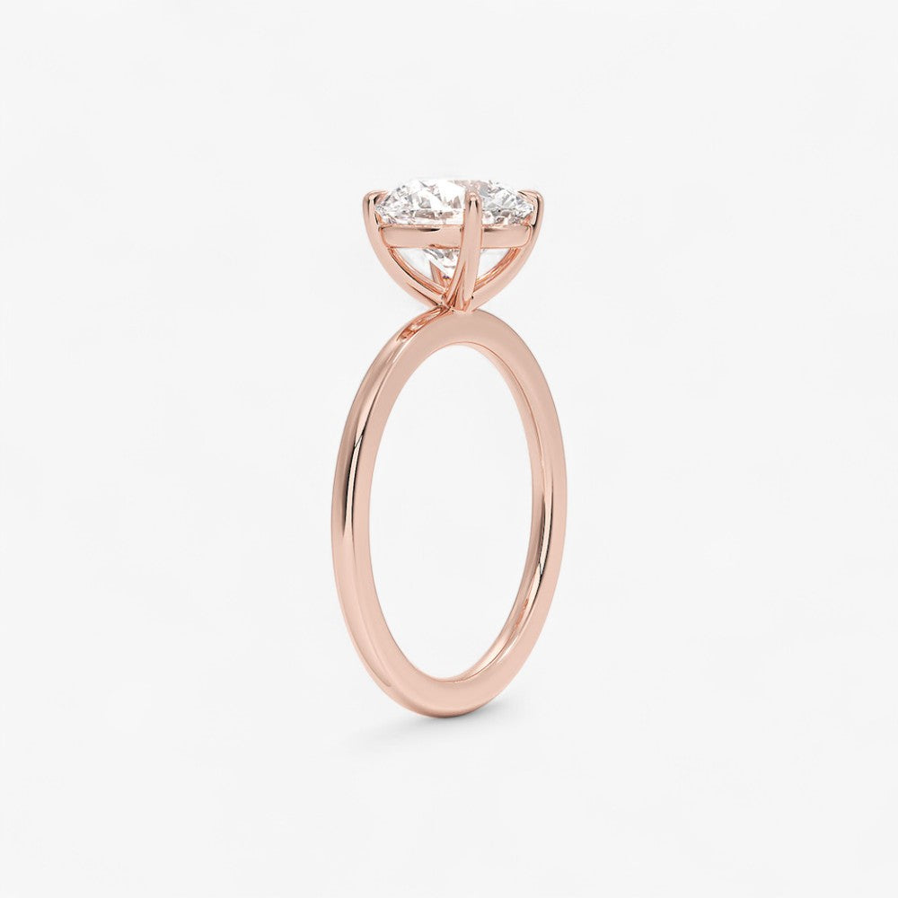 Luxuriöser Solitär Verlobungsring mit rundem 2 Karat Diamant in Roségold – Draufsicht auf das brillante Schliffmuster, hochwertiger Schmuck für den Antrag.