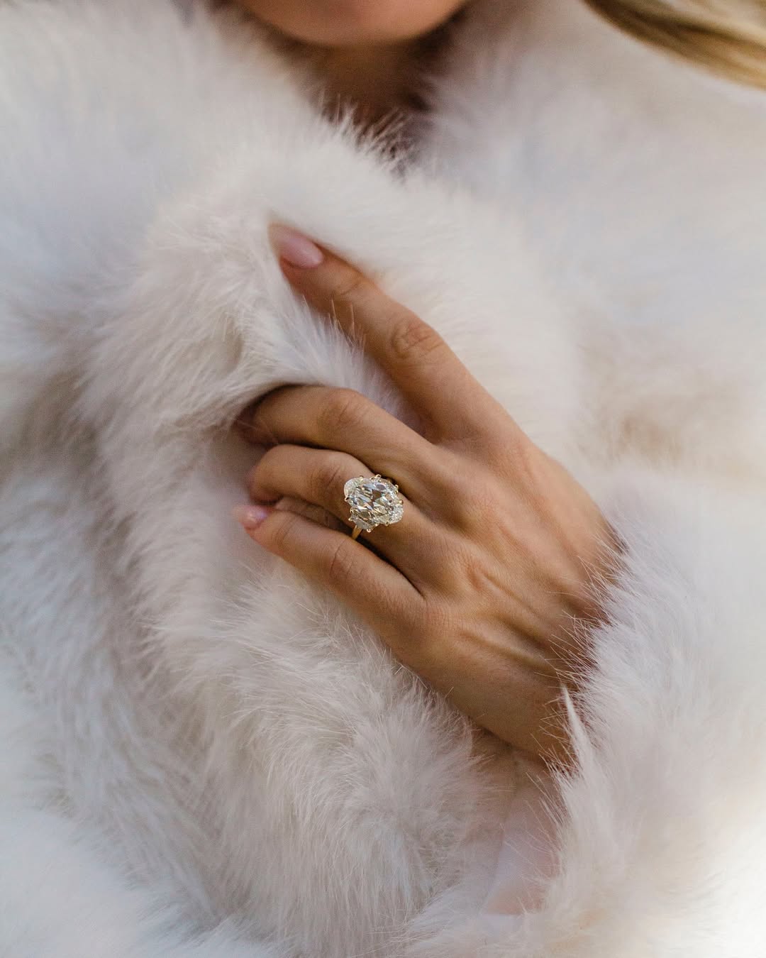 MIRAGE (Oval natürlicher Diamant Weissgold)