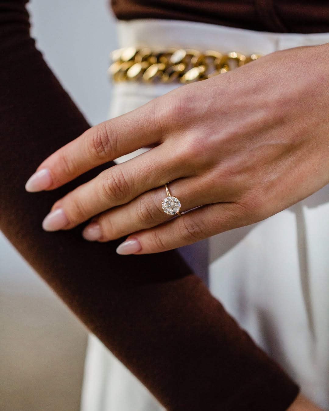 Luxuriöser Solitär Verlobungsring mit rundem 2 Karat Diamant in Roségold – Draufsicht auf das brillante Schliffmuster, hochwertiger Schmuck für den Antrag.