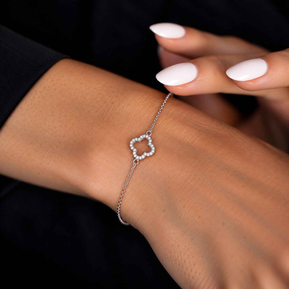 Diamantarmband Armband TRÈFLE in Weißgold – Ansicht 2 | NÓIR Diamonds