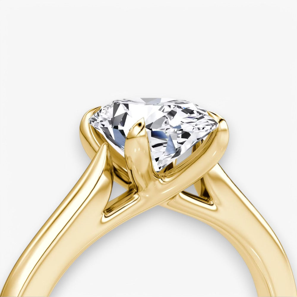 CELINÉ (Oval Gelbgold ohne Pave natürlicher Diamant)