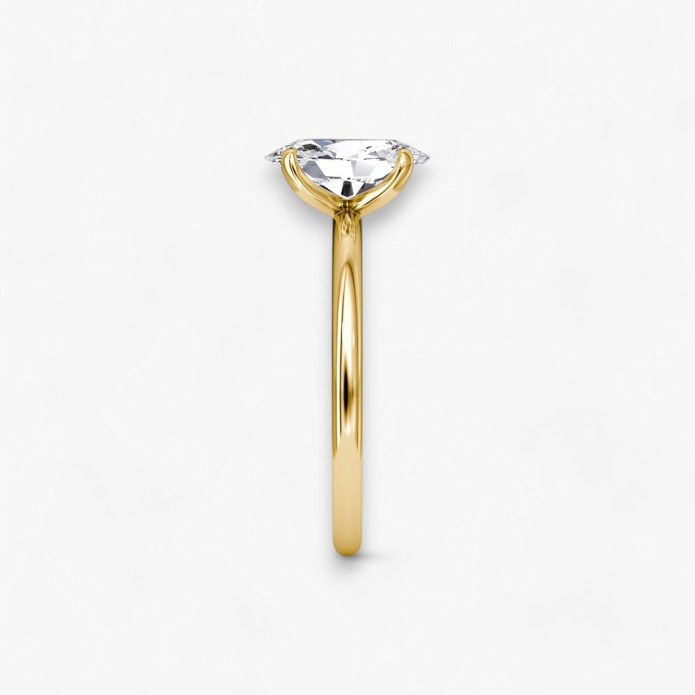VITRA (Oval Gelbgold ohne Pave LABGROWN)