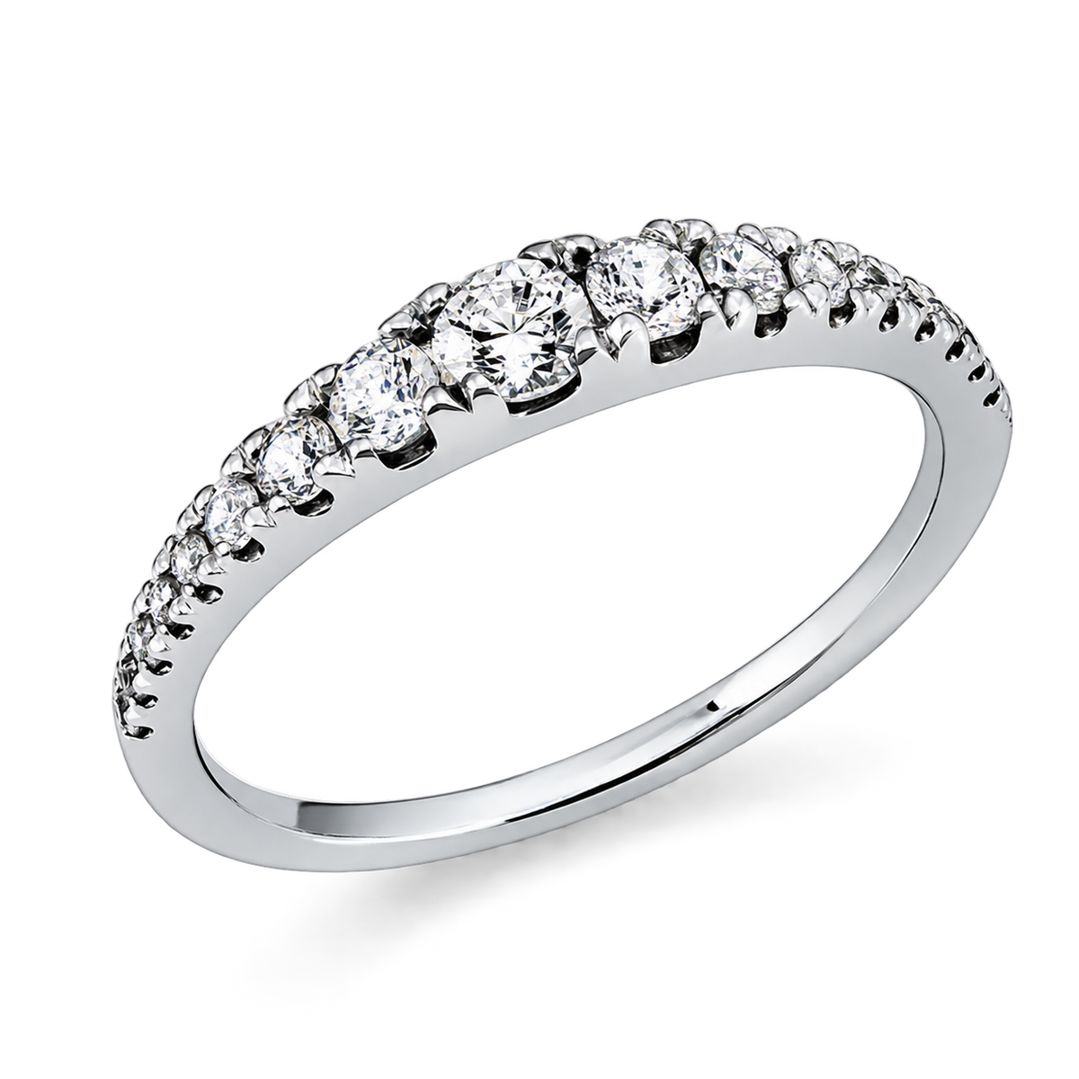 Diamantring Ring DÉGRADÉ in Weißgold – Produktansicht | NÓIR Diamonds