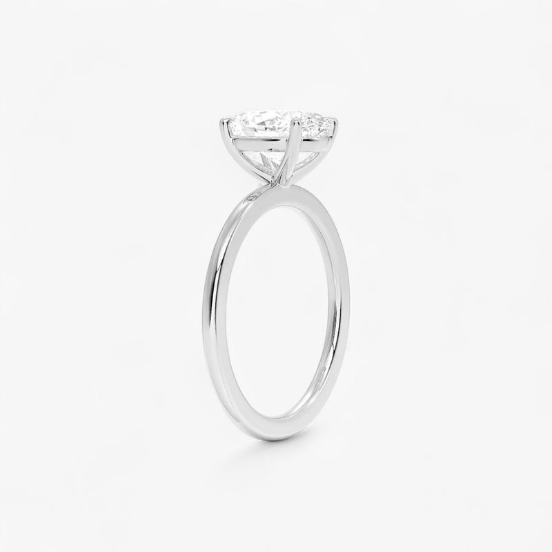Ovaler Verlobungsring mit 2 Karat Diamant in Weissgold – edler Solitär in moderner Fassung, perfekte Wahl für den Verlobungsantrag.