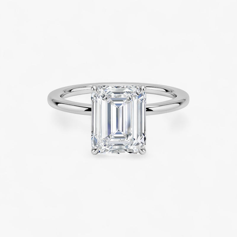Verlobungsring mit 2 Karat Smaragdschliff-Diamant in Weissgold – eleganter Solitärring mit rechteckigem Schliff, ideal für stilvolle Heiratsanträge.