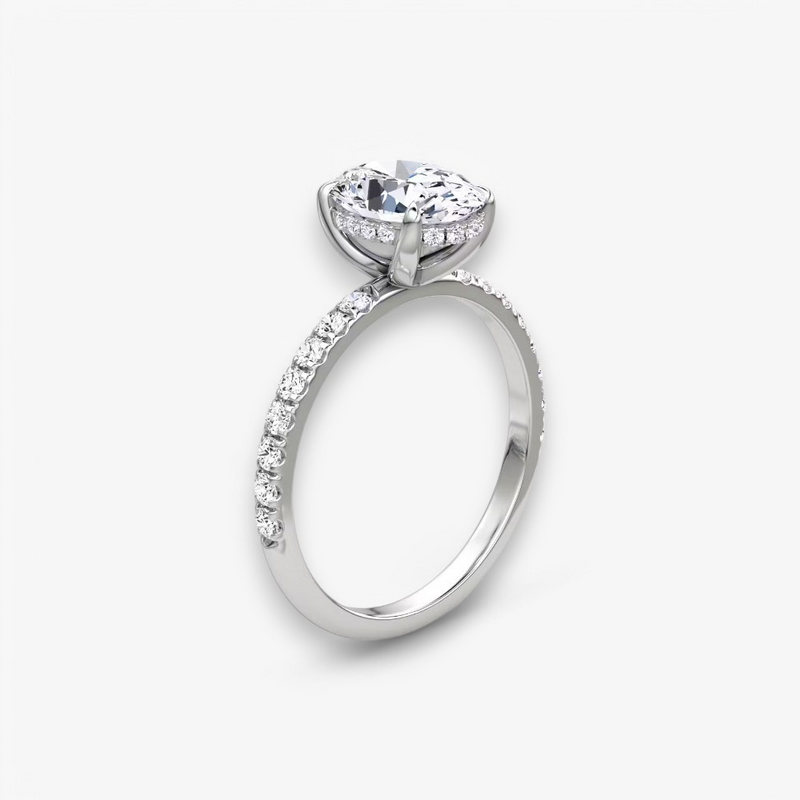 AMOUR (Oval natural diamond platinum with pave)