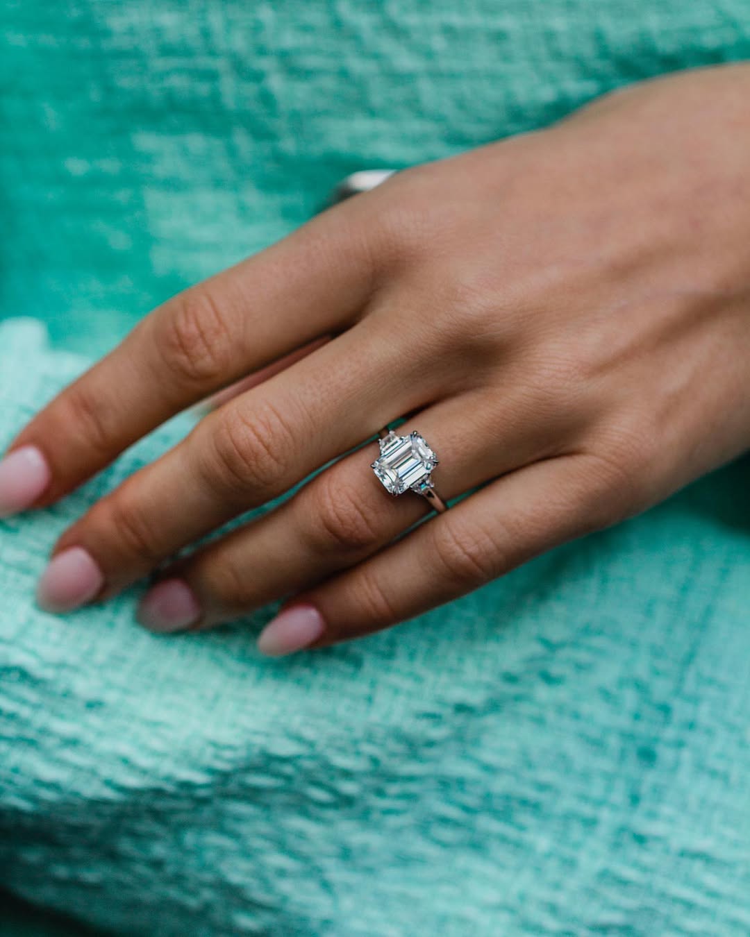 MIRAGE (Emerald natürlicher Diamant Weissgold)