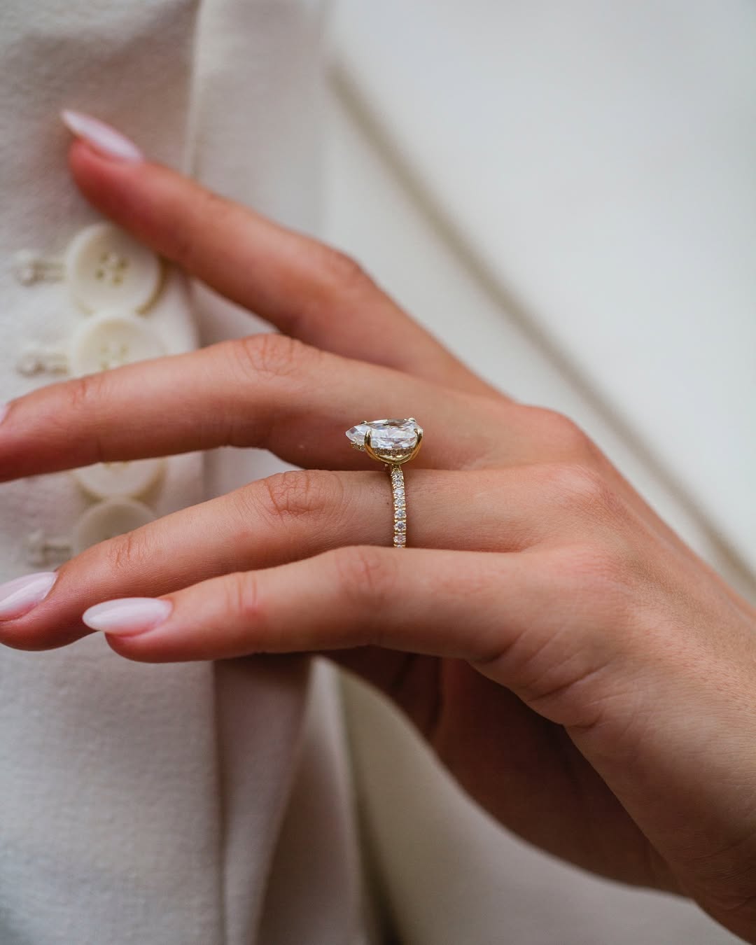 AMOUR (Tropfen natürlicher Diamant Platin mit Pave)