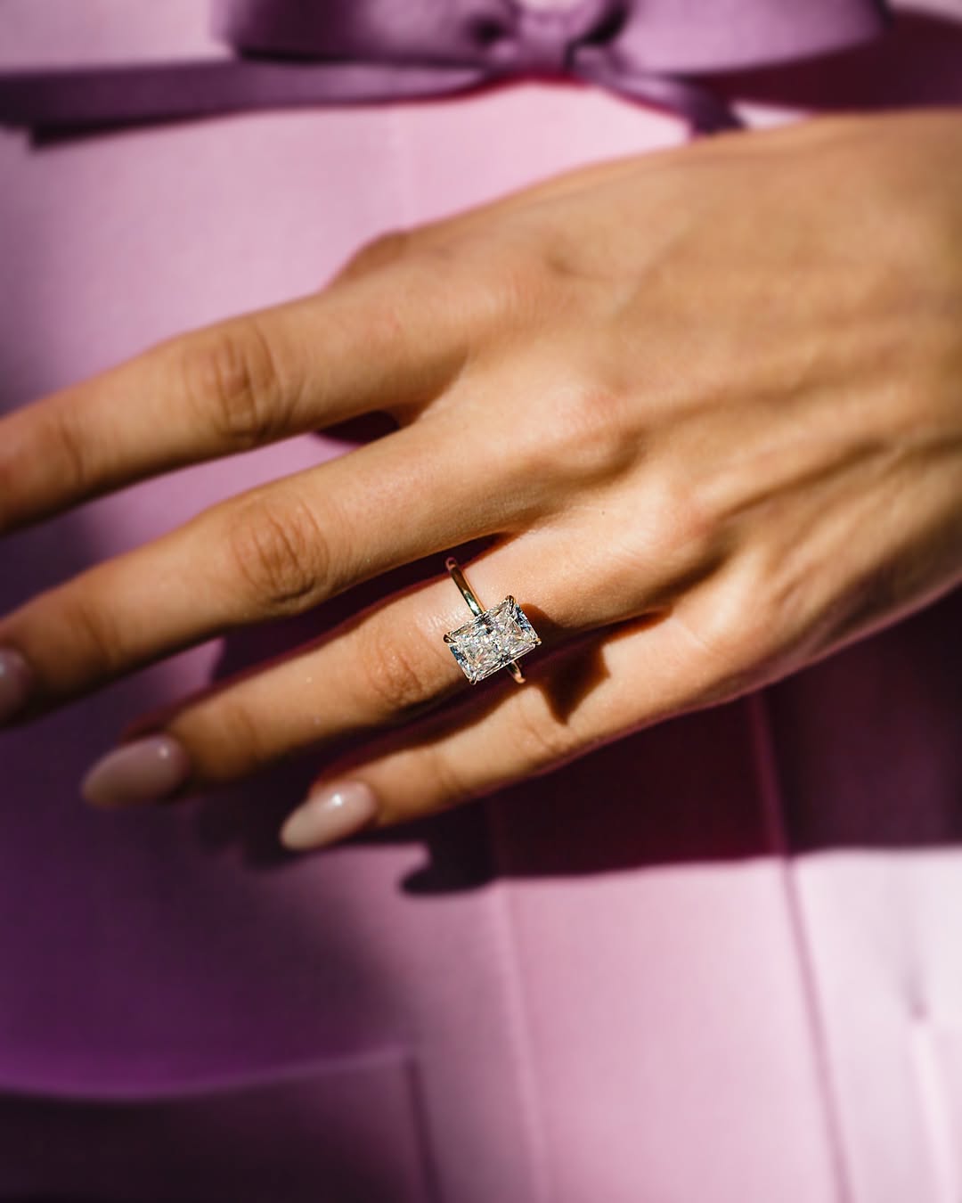 AMOUR (Emerald Gelbgold ohne Pave LABGROWN)