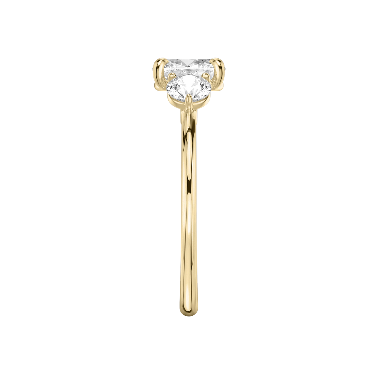 Verlobungsring TRILOGIE, Cushion Gelbgold Lab-Grown-Diamant, Seitensteine Rund – Ansicht 4 | NÓIR Diamonds