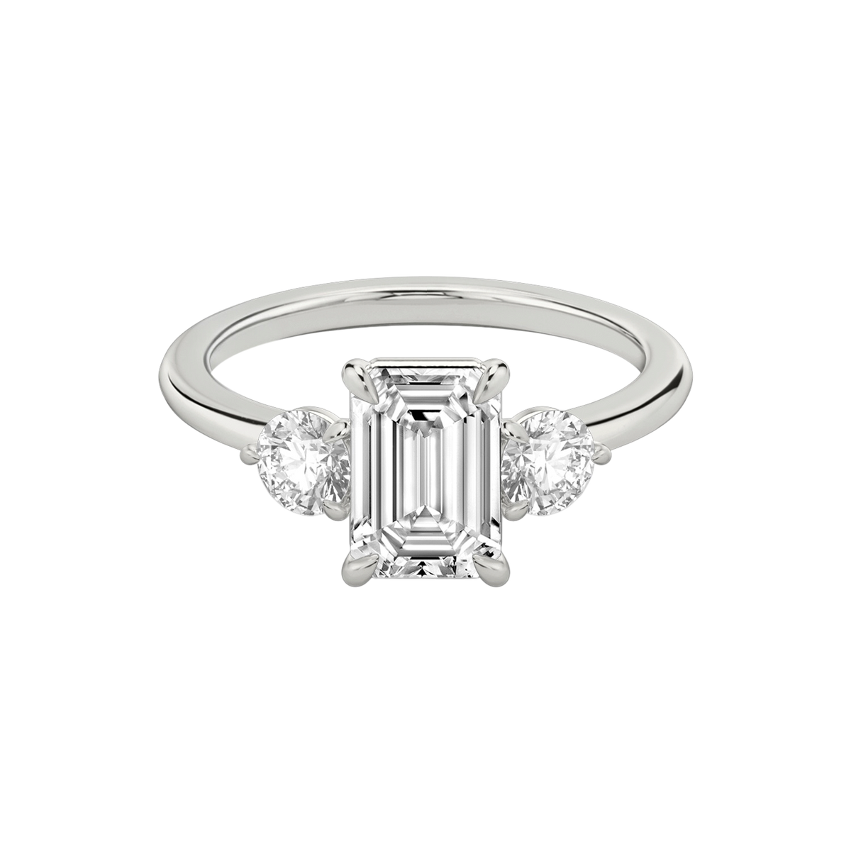 Verlobungsring TRILOGIE, Emerald Weissgold Lab-Grown-Diamant, Seitensteine Rund – Produktansicht | NÓIR Diamonds