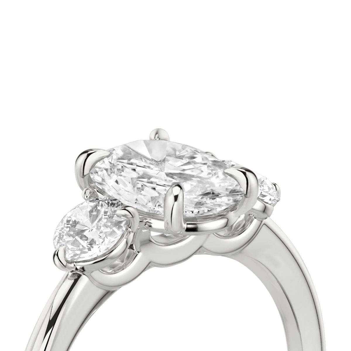 Verlobungsring TRILOGIE, Oval Weissgold Lab-Grown-Diamant, Seitensteine Rund – Ansicht 5 | NÓIR Diamonds