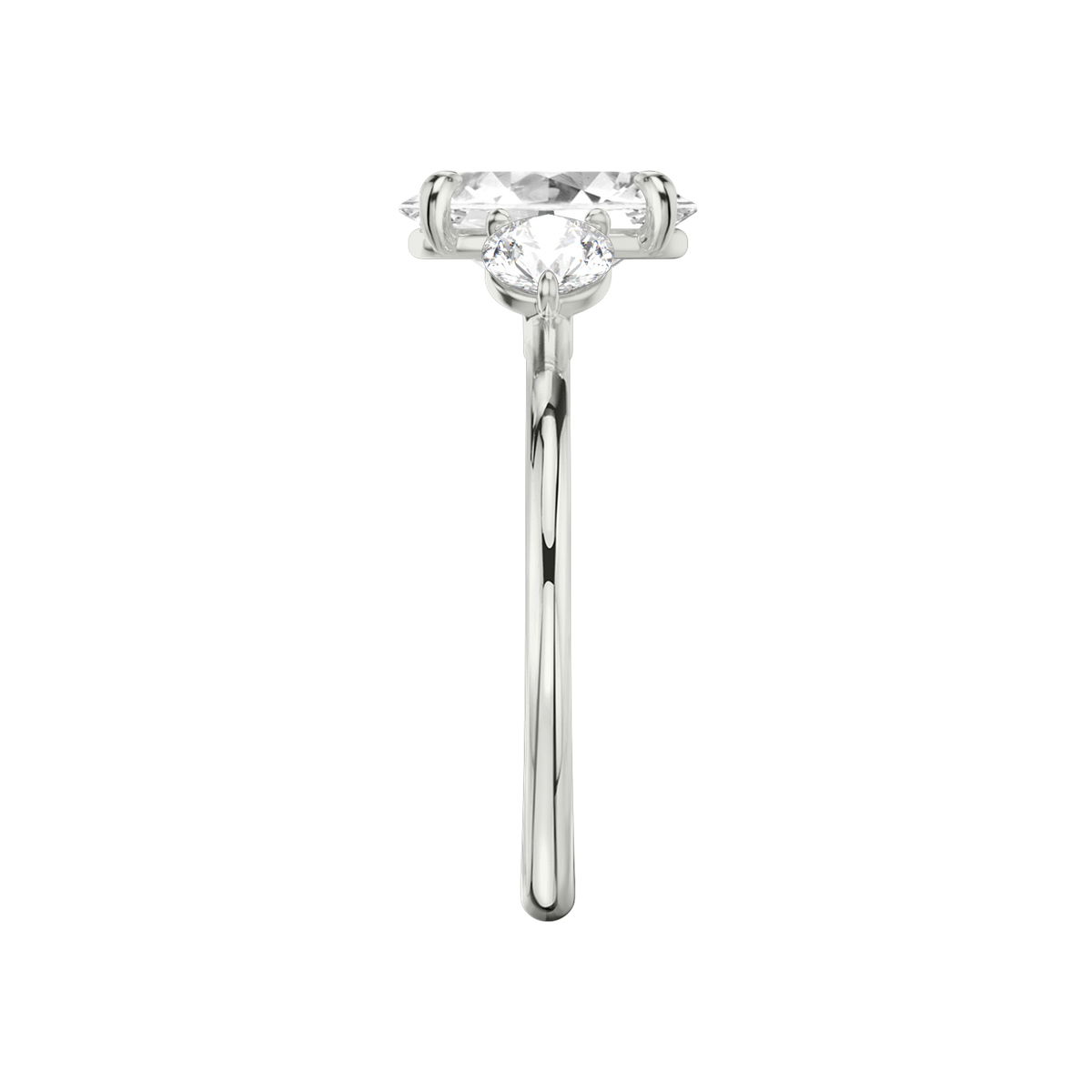 Verlobungsring TRILOGIE, Oval Weissgold Lab-Grown-Diamant, Seitensteine Rund – Ansicht 4 | NÓIR Diamonds