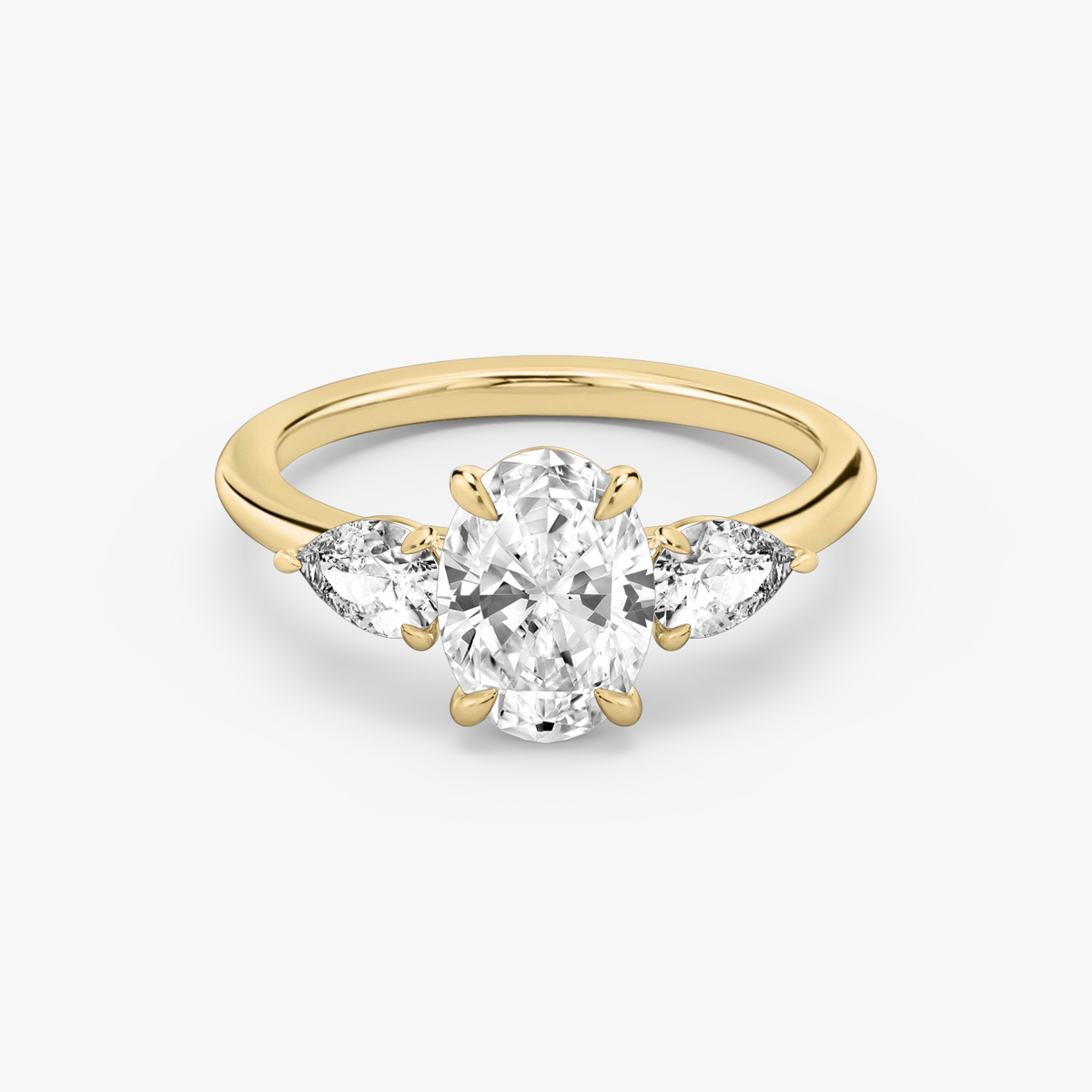 Verlobungsring TRILOGIE, Oval Gelbgold Lab-Grown-Diamant, Seitensteine Tropfen – Produktansicht | NÓIR Diamonds