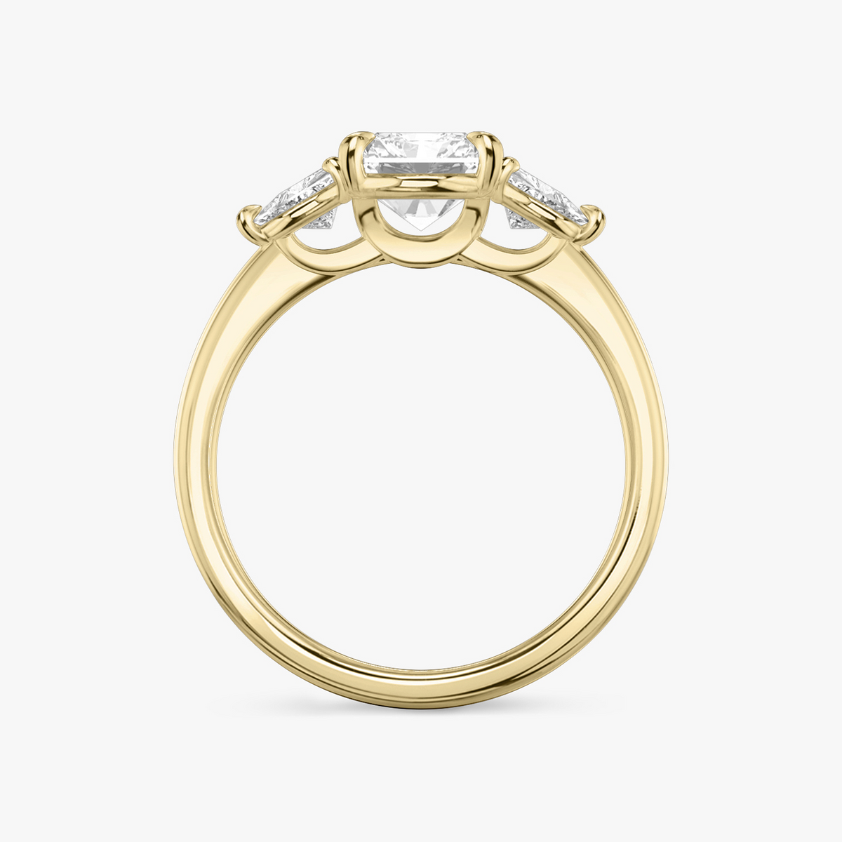 Verlobungsring TRILOGIE, Radiant Gelbgold Lab-Grown-Diamant, Seitensteine Trillant – Ansicht 3 | NÓIR Diamonds