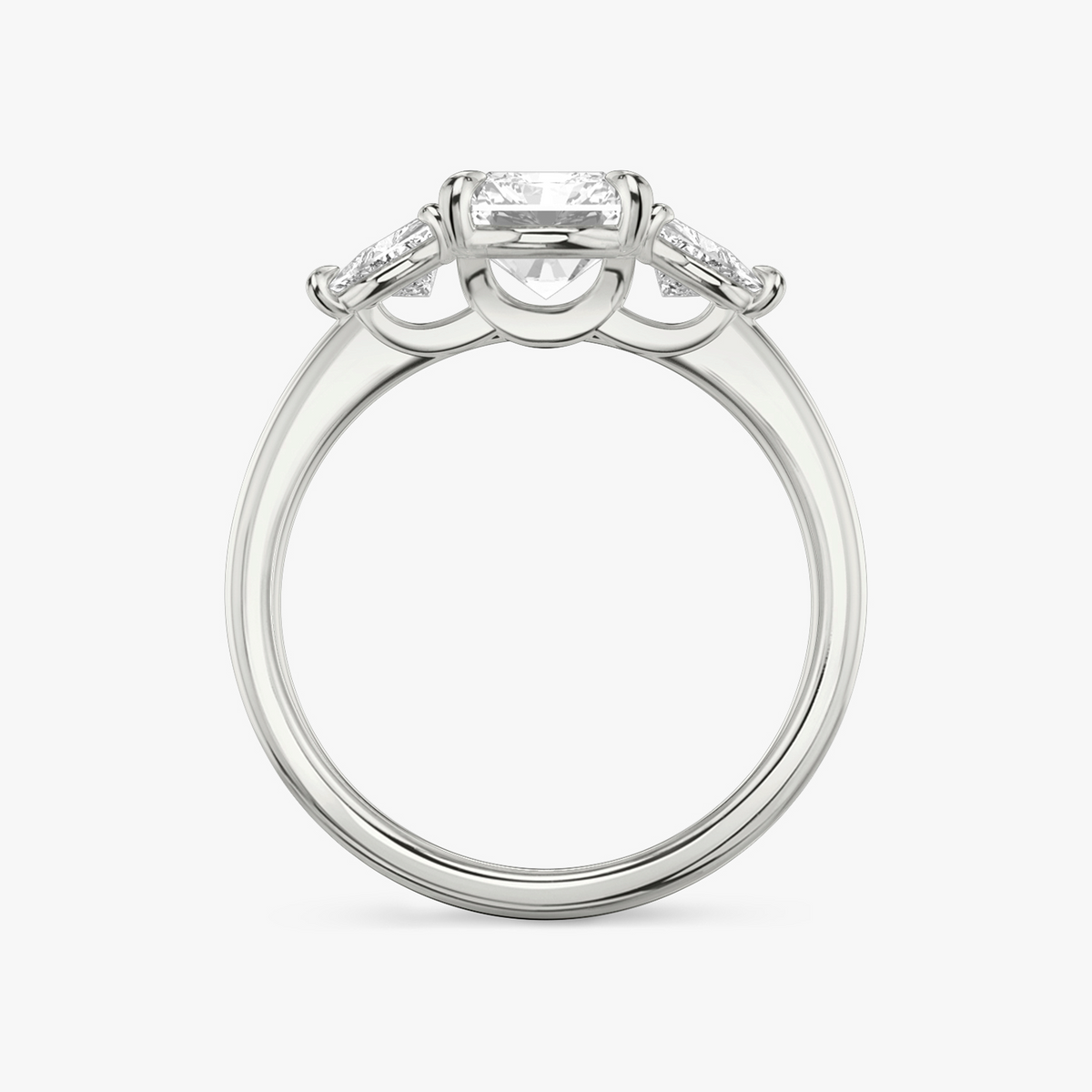 Verlobungsring TRILOGIE, Radiant Weissgold Lab-Grown-Diamant, Seitensteine Trillant – Ansicht 3 | NÓIR Diamonds