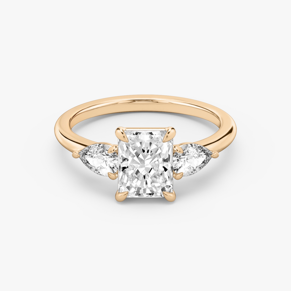 Verlobungsring TRILOGIE, Radiant Rosegold Lab-Grown-Diamant, Seitensteine Tropfen – Produktansicht | NÓIR Diamonds