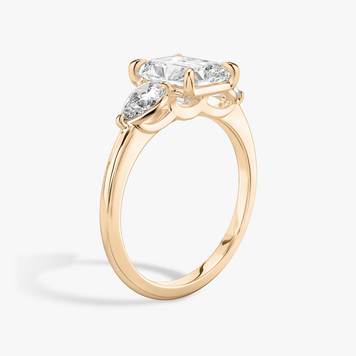 Verlobungsring TRILOGIE, Radiant Rosegold Lab-Grown-Diamant, Seitensteine Tropfen – Ansicht 2 | NÓIR Diamonds