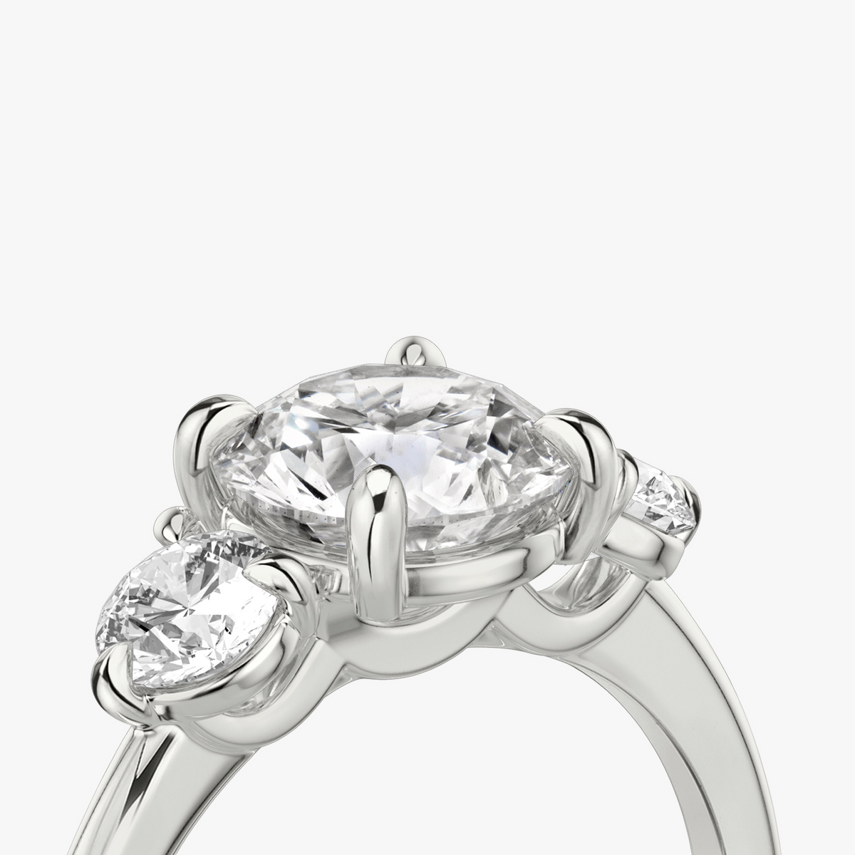 Verlobungsring TRILOGIE, Rund Weissgold Lab-Grown-Diamant, Seitensteine Rund – Ansicht 5 | NÓIR Diamonds