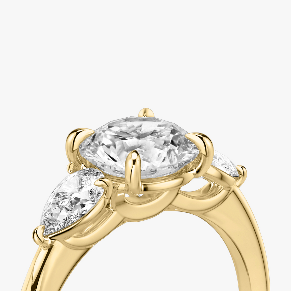 Verlobungsring TRILOGIE, Rund Gelbgold Lab-Grown-Diamant, Seitensteine Tropfen – Ansicht 5 | NÓIR Diamonds