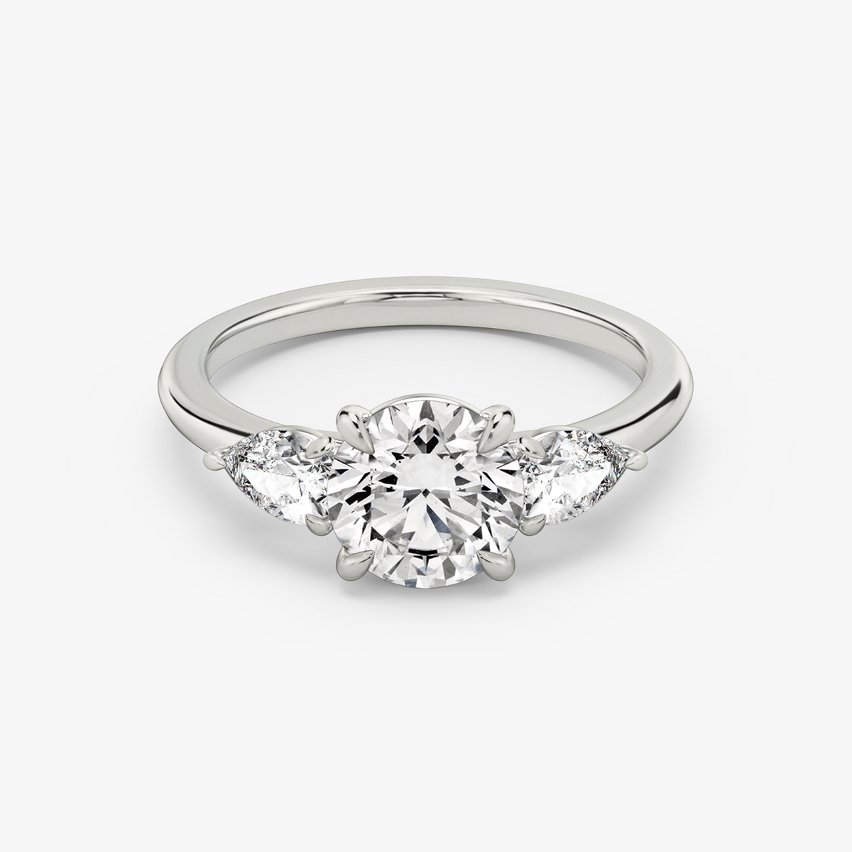 Verlobungsring TRILOGIE, Rund Weissgold Lab-Grown-Diamant, Seitensteine Tropfen – Produktansicht | NÓIR Diamonds