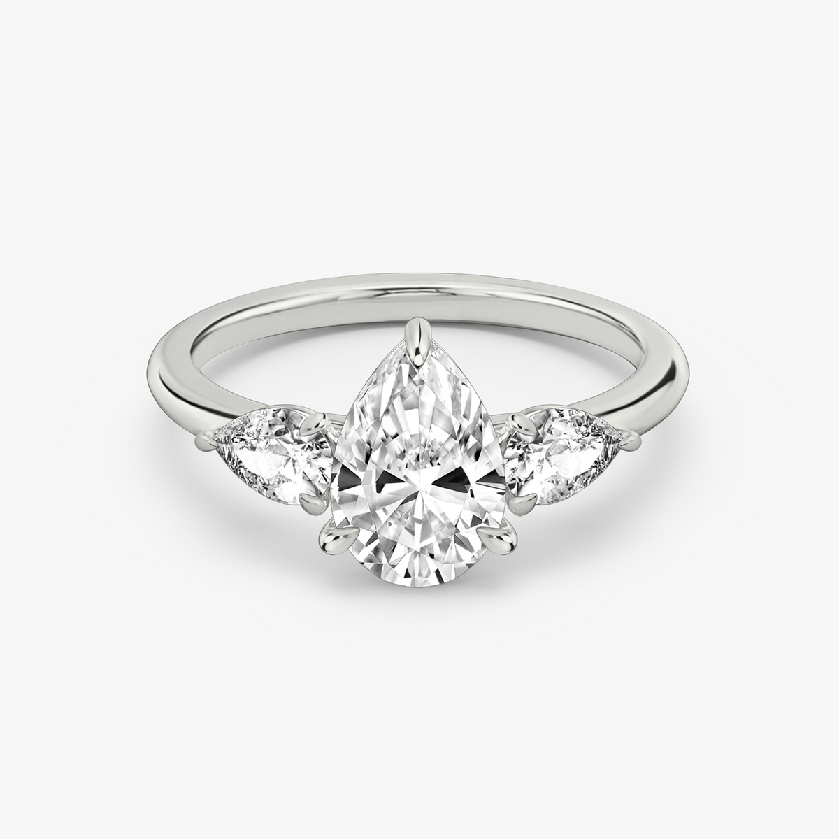 Verlobungsring TRILOGIE, Tropfen Weissgold Lab-Grown-Diamant, Seitensteine Tropfen – Produktansicht | NÓIR Diamonds