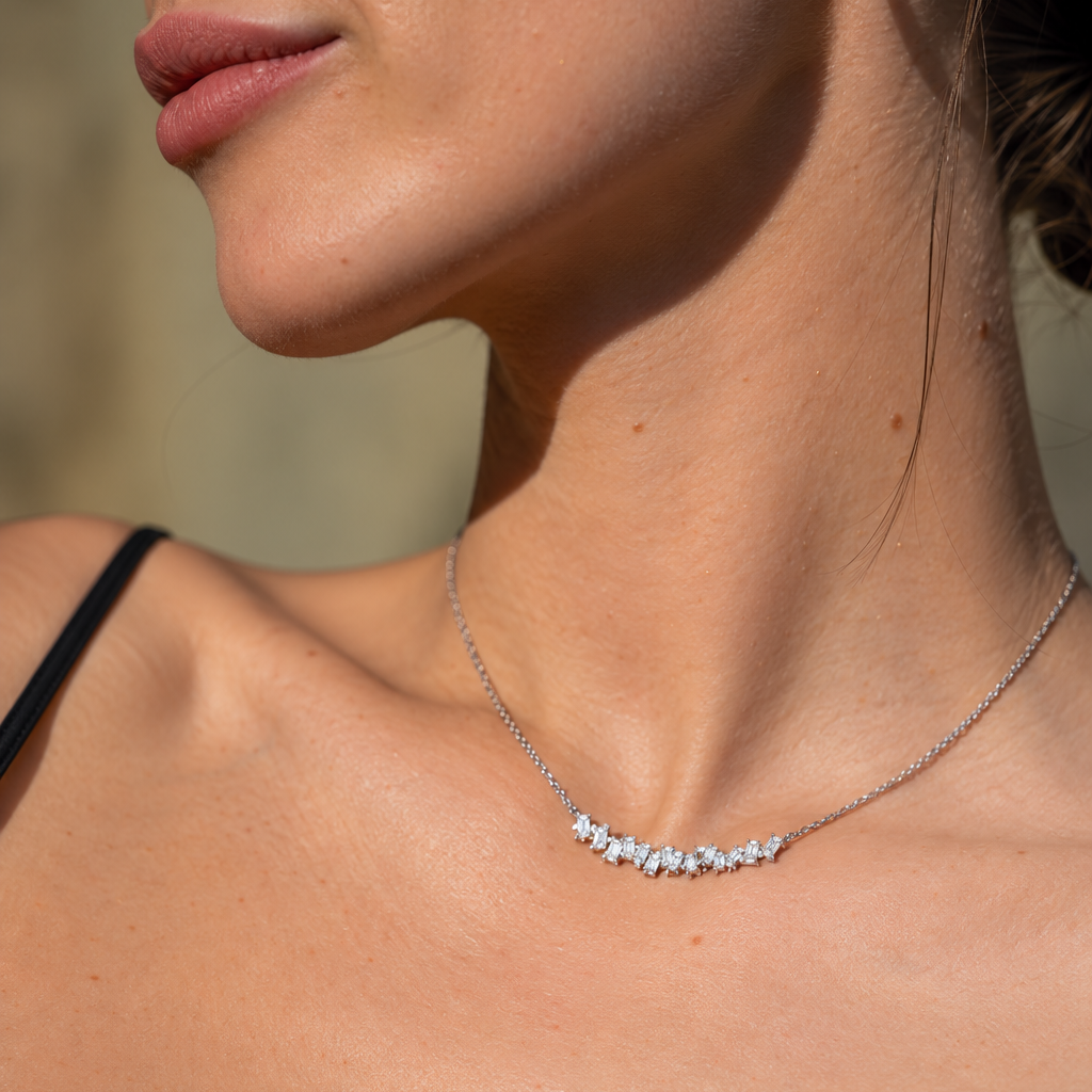 Collier COURONNE in Weißgold – Ansicht 2 | NÓIR Diamonds