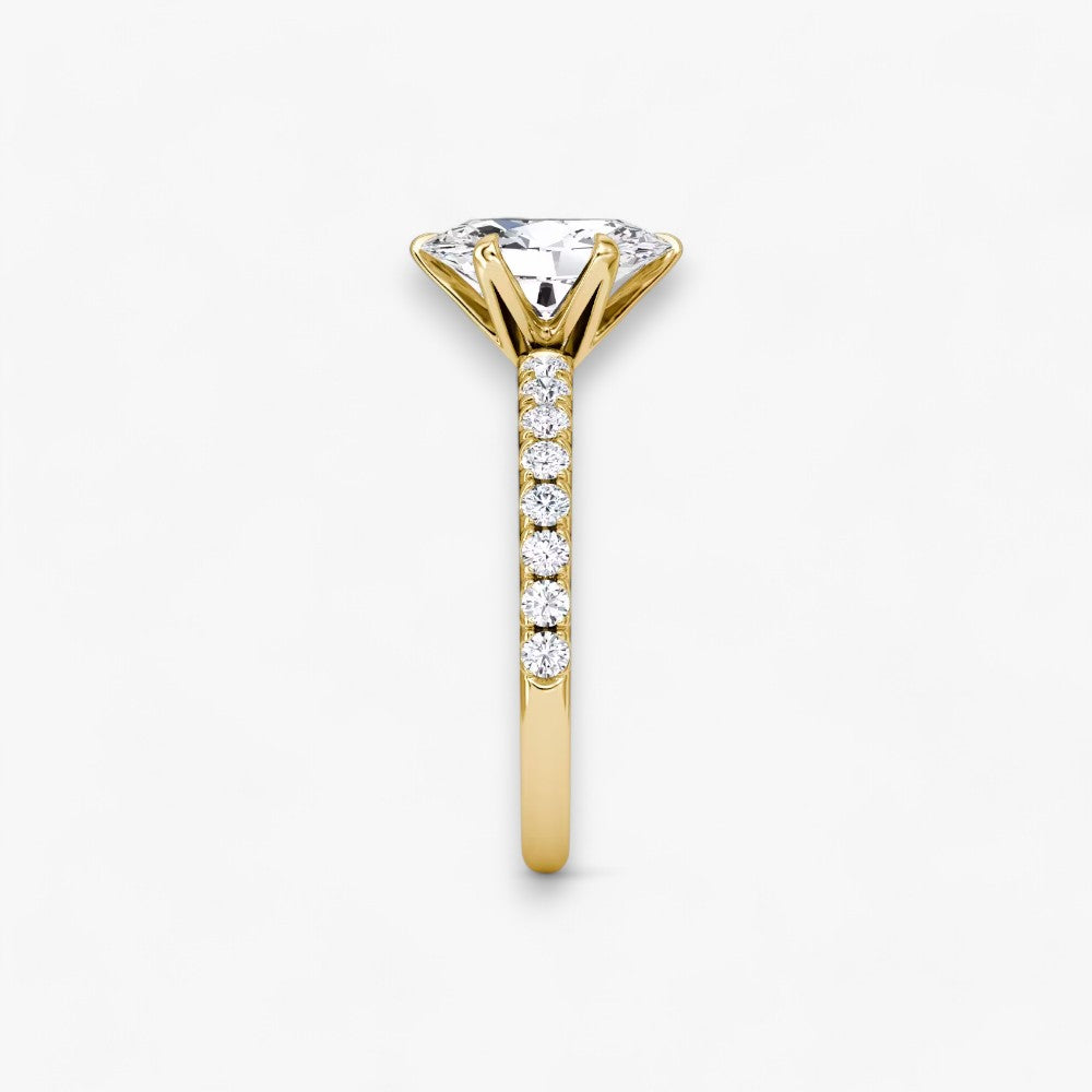 CLAIR (Oval Gelbgold mit Pave LABGROWN)