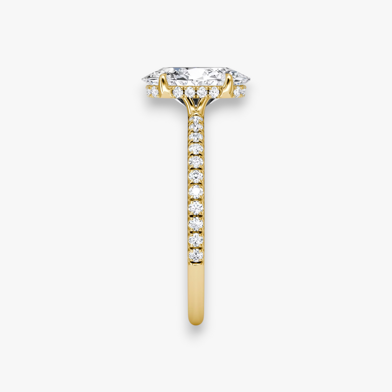 AMOUR (Oval Yellow Gold with Pave LABGROWN)