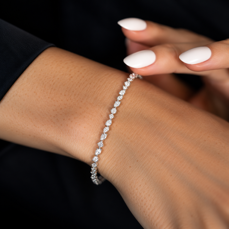 Armband PÉTALE in Weißgold – Ansicht 2 | NÓIR Diamonds