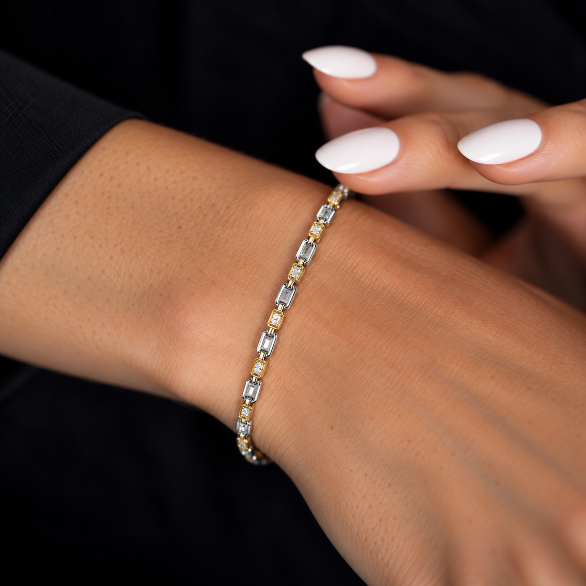 Tennisarmband RIVIÈRE Baguette, Weiß-/Gelbgold – Ansicht 2 | NÓIR Diamonds